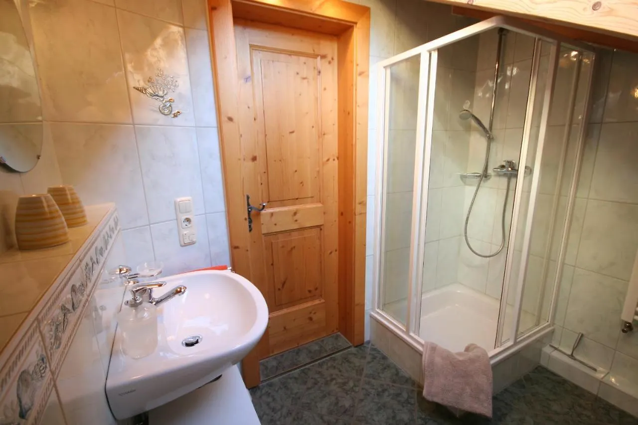 Apartment Ferienwohnungen Alpenperle Mittenwald